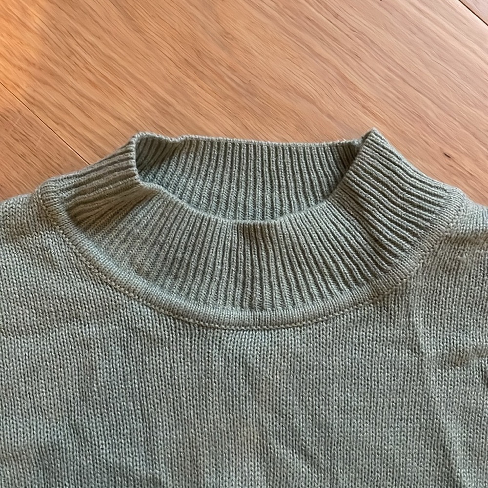 H&M Sweater - Picture 3 of 3
